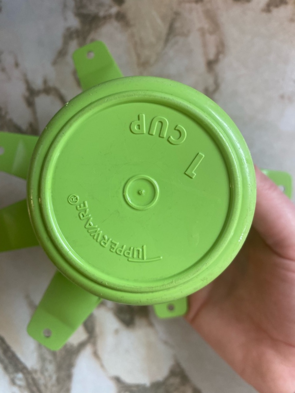 Green Tupperware Nesting Measuring Cups Set - Picture 2 of 3